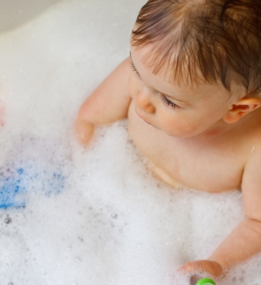baby_in_bubble_bath